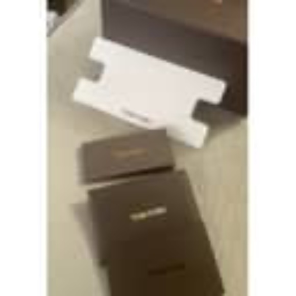 Tom Ford Anais sunglasses in beige and green. Original Box/Packaging Included main image 4